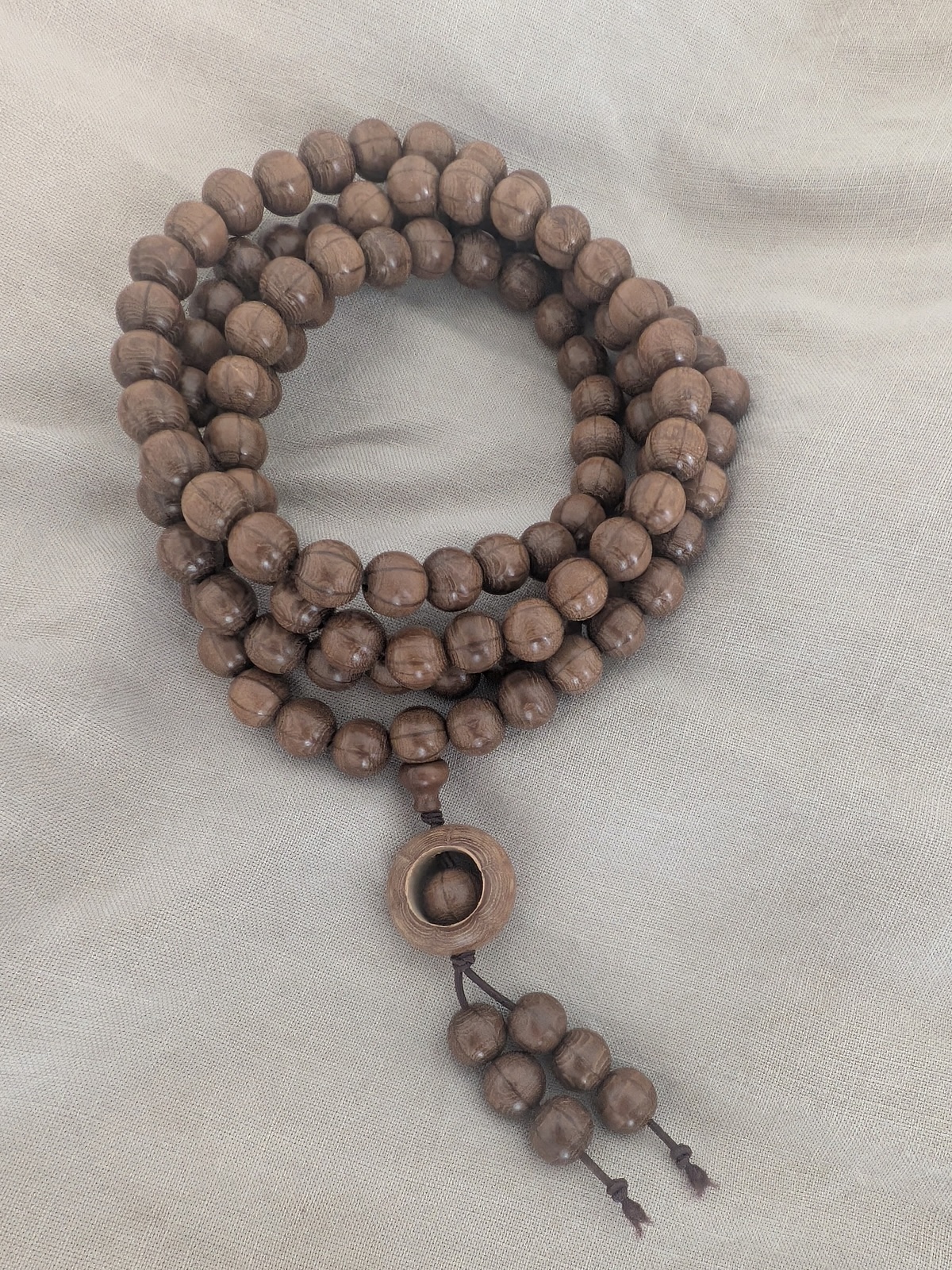 DEDICATION Six Door Wood Mala